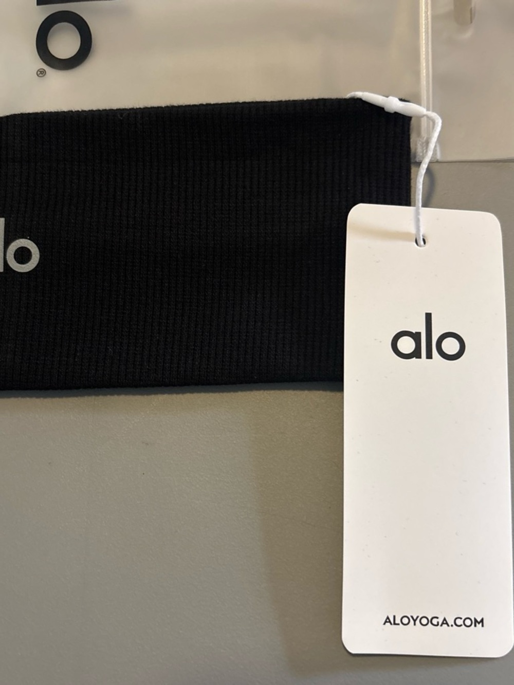 ALO Yoga Black white Logo Headband - Picture 2 of 5